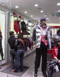 2006韓國時裝紡織品博覽會 陳列精品與零售貼圖區的時尚盛宴